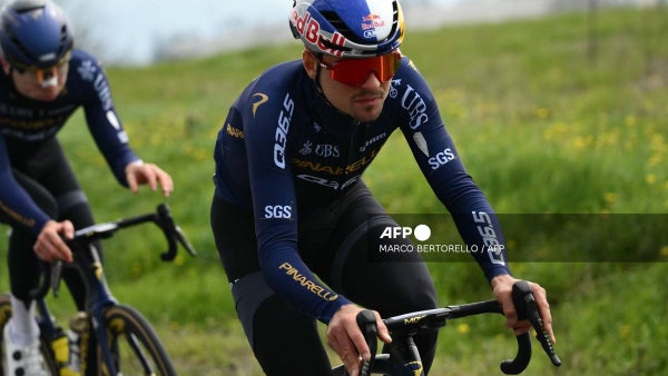 Tom Pidcock se retiró de la Vuelta a Cataluña