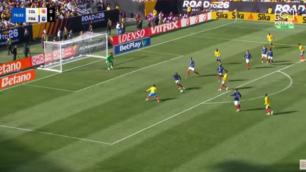 VIDEO: Jaminton Campaz metió un zurdazo y marcó el descuento de la Selección Colombia