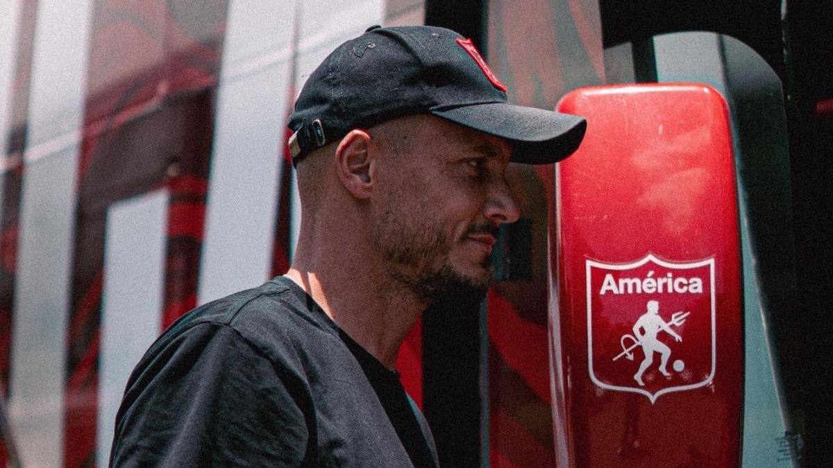 David González, DT del América.