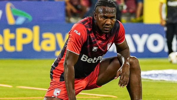 Una tristeza más para Rodallega en Santa Fe: parece que el goleador se está cansando