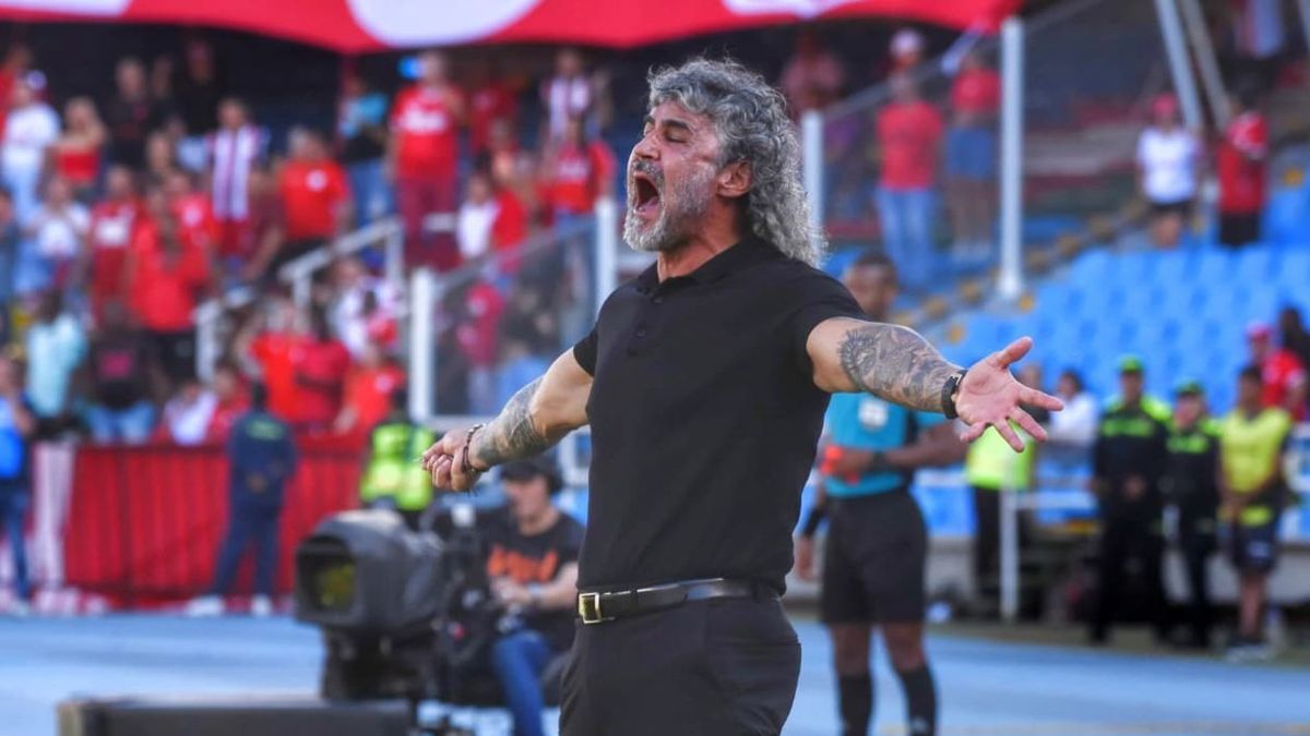 Leonel Álvarez tiene problema en Bucaramanga