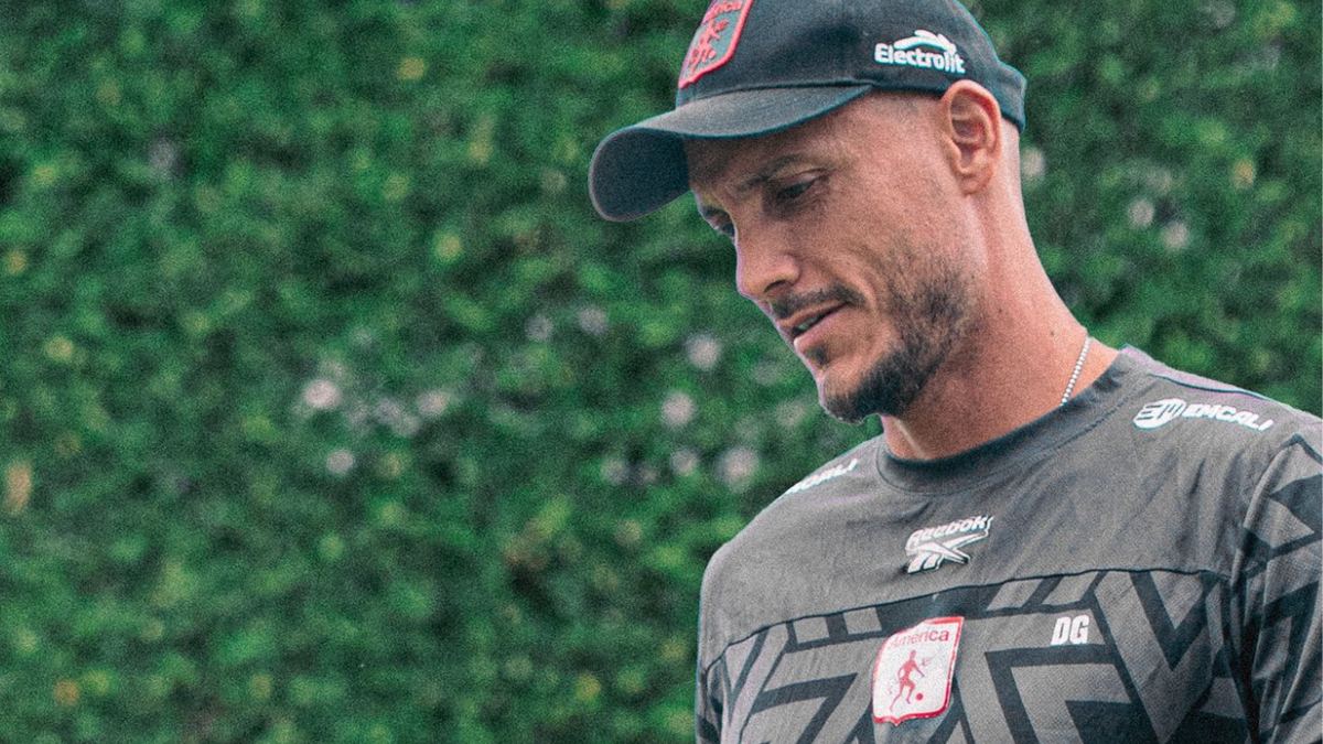 David González le abrió la puerta de salida a uno de sus jugadores