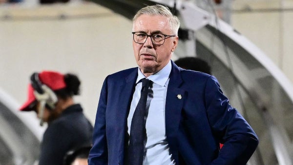 Le ofrecieron magistral contrato a Carlo Ancelotti: revolcón internacional