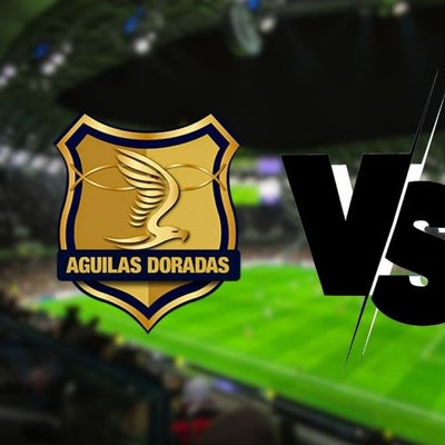 Jugadores disputando balón en Águilas vs Bucaramanga