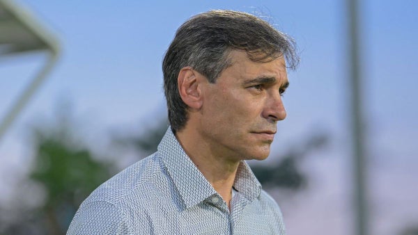 Fabián Bustos, molesto, hizo un reclamo luego de O'Higgins 2-0 Millonarios