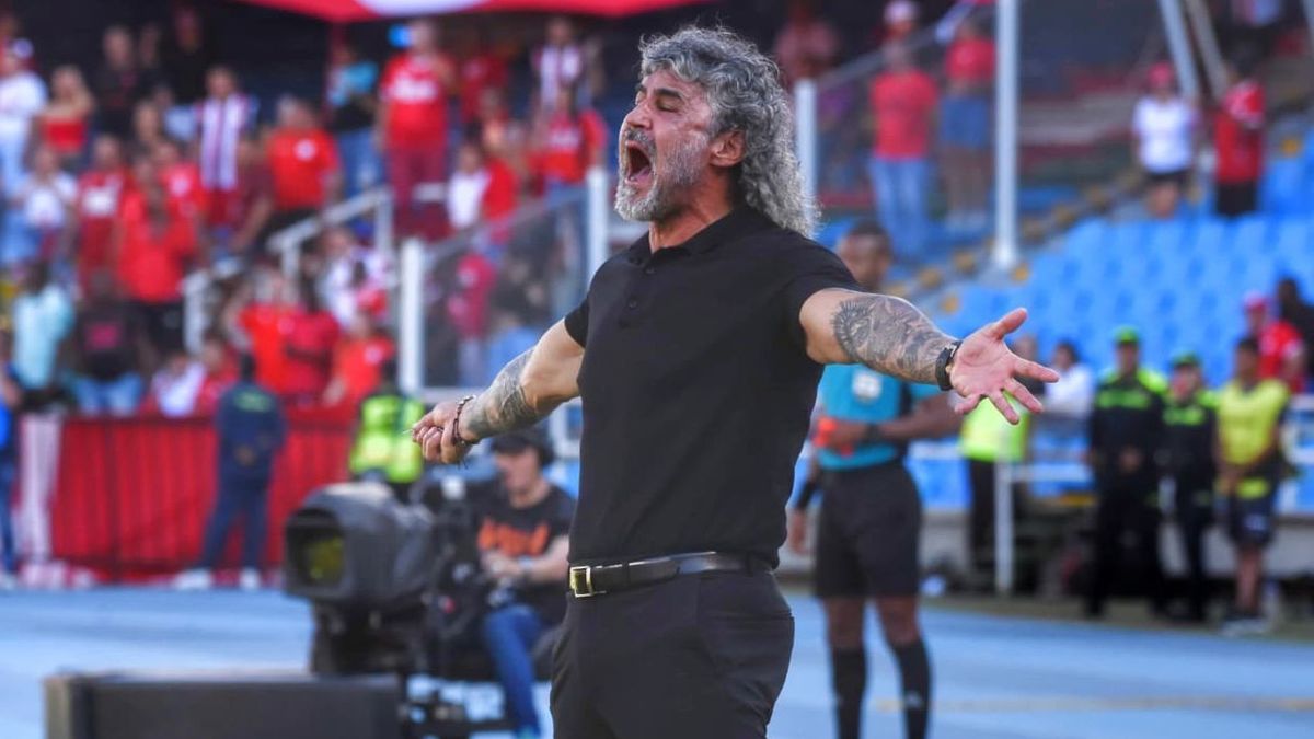 Bucaramanga, a la expectativa por la renuncia de Leonel Álvarez