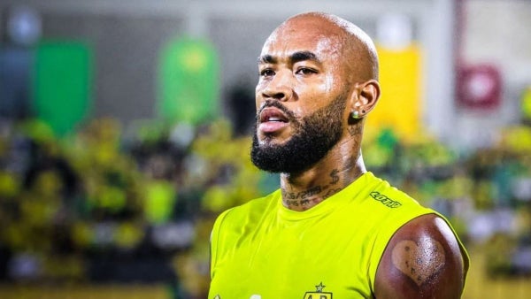 Hinestroza minimiza cambio de DT en Bucaramanga: “Con cualquiera voy a correr el 100 %”