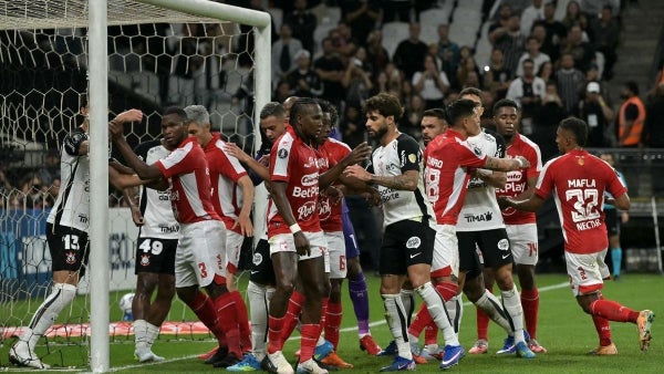 [Goles] ¡Corinthians facturó! La pelota quieta, deuda pendiente de Santa Fe en Libertadores