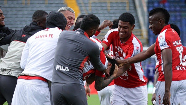 Santa Fe recibió fuerte sanción por parte de la Conmebol: hinchas involucrados