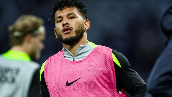 Problema para Luis Suárez en momento clave de la temporada