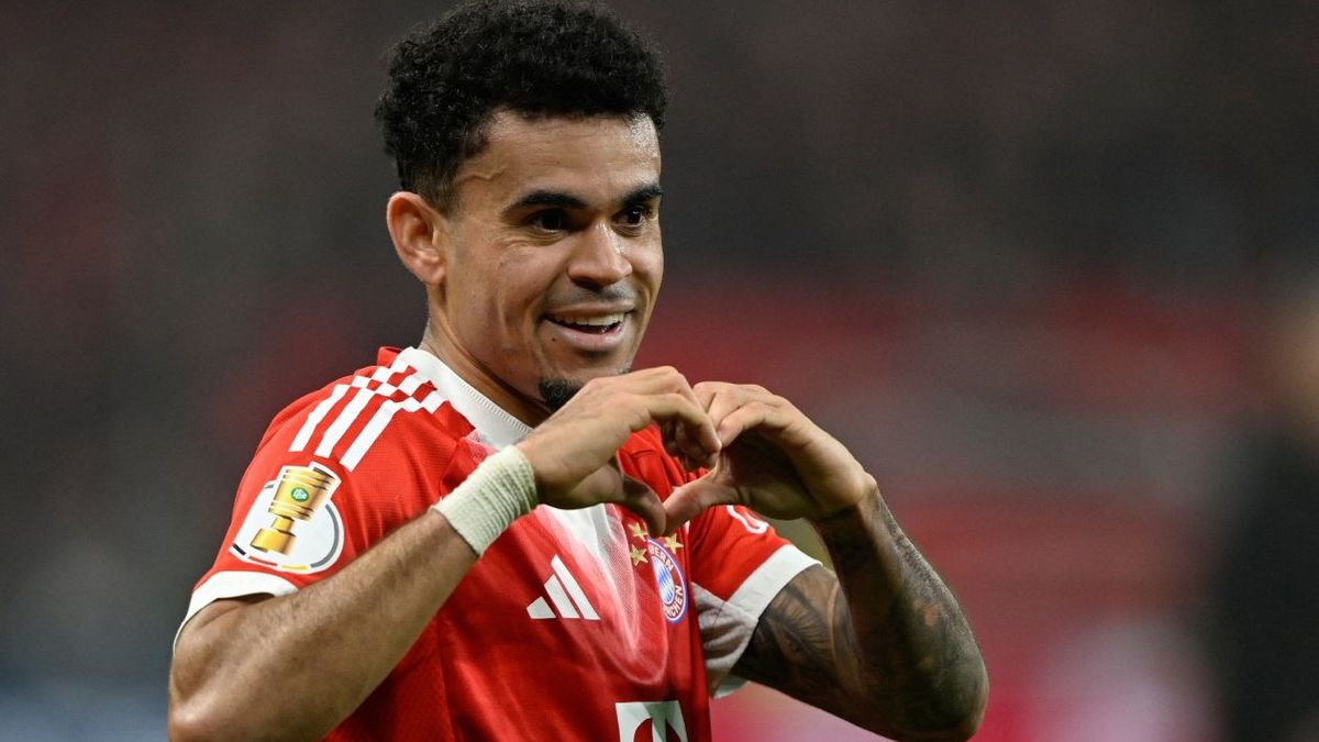 Luis Díaz celebra gol con el Bayern Múnich