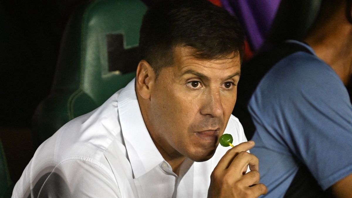 Oficial: Juan Cruz Real fue presentado como el nuevo técnico de una selección
