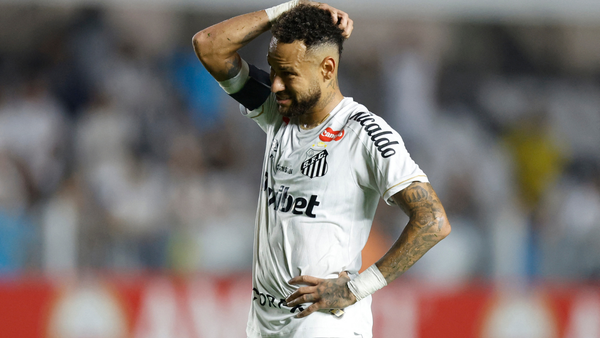 Neymar es nuevamente duda para Santos en importante partido de Copa Sudamericana