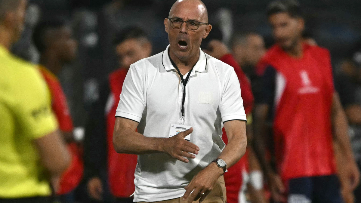 Alfredo Arias no se guardó nada con Jermein Peña tras su expulsión ante Sporting Cristal