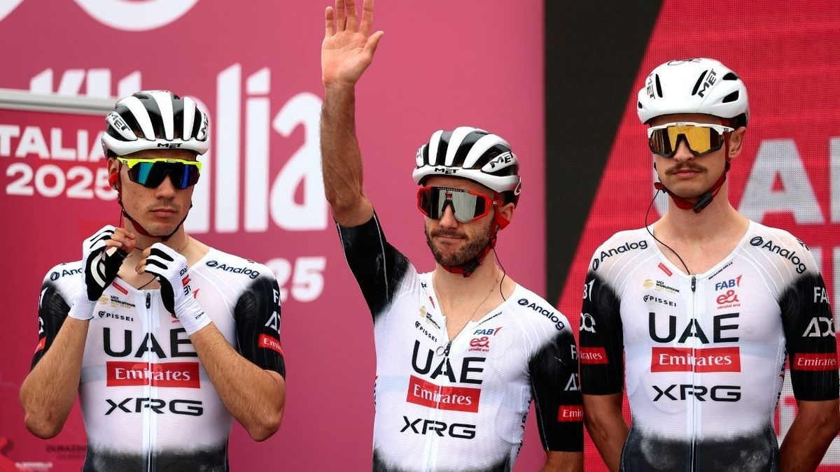 Adam Yates será líder del UAE en el Giro de Italia 2026