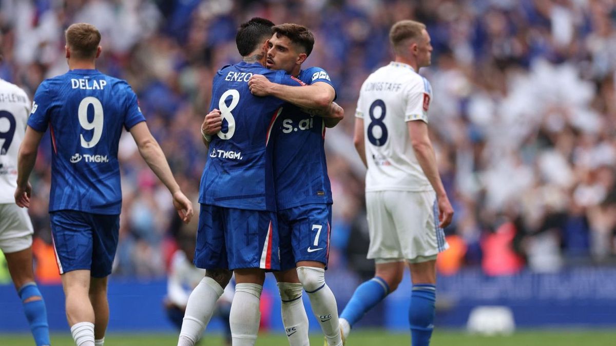 Chelsea busca a volante colombiano