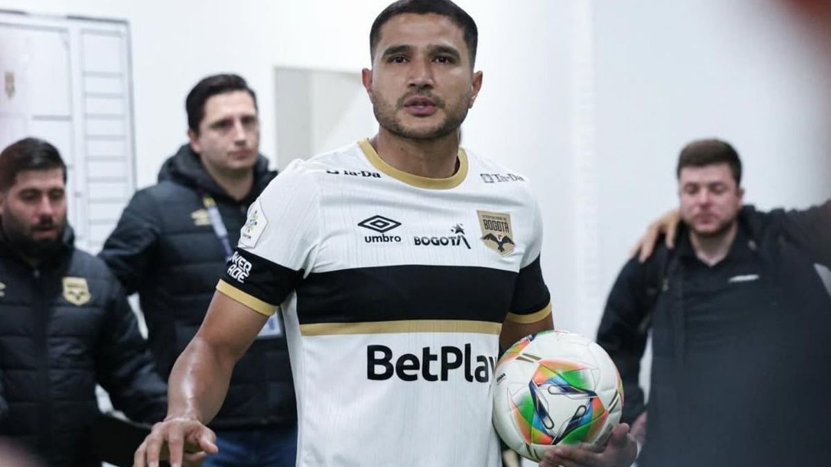 Larry Vásquez.
