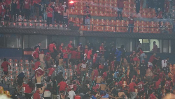 [Video] Así fue la protesta de los hinchas de Medellín ante Flamengo por Libertadores