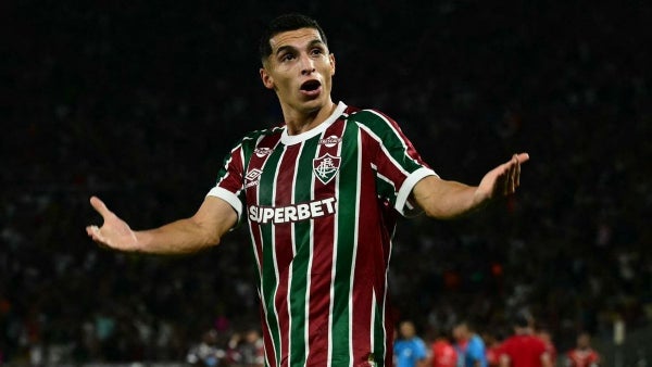 ¡Tremenda definición! Golazo de colombiano Serna en el Fluminense