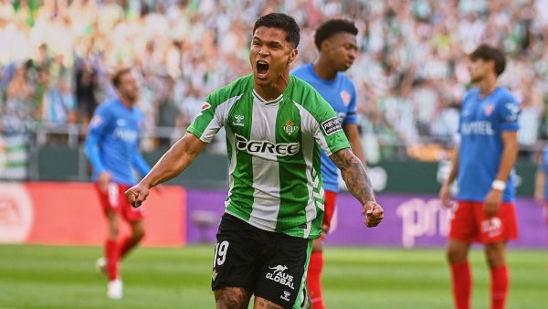 [VIDEO] ‘Cucho’ Hernández sigue en racha: nuevo gol y afianza al Betis en Champions