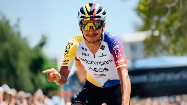 El Giro de Italia recibe la montaña: Egan Bernal amenaza con mover la general
