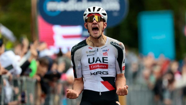 [Video] Igor Arrieta superó los infortunios y ganó la emocionante quinta etapa del Giro de Italia