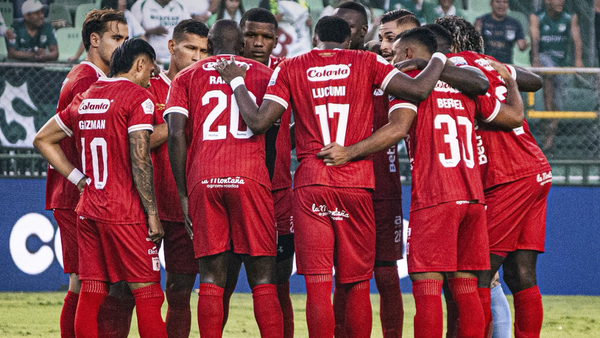 América rompe el silencio tras presuntas agresiones de hinchas a jugadores: “Tensión”