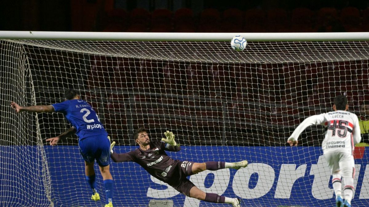 Rodrigo Contreras falló penal en Sao Paulo vs Millonarios