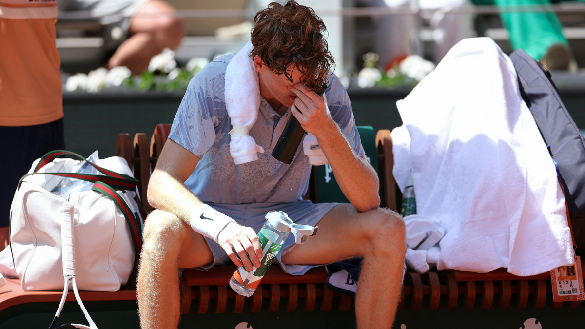 Sinner decepcionó: se despide humillado de Roland Garros