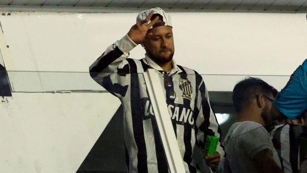 Brasil le pone fecha límite a Neymar por su lesión antes del Mundial