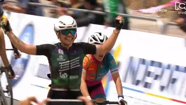 Lina Marcela Hernández ganó la etapa 1 de la Vuelta a Colombia Femenina 2026