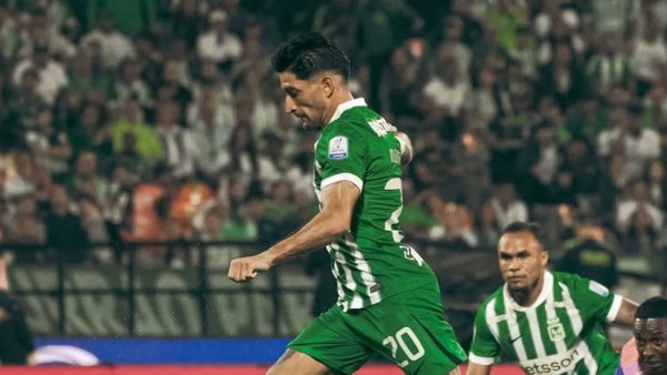 VIDEO - El palo evitó el gol de Casco en la final para Nacional