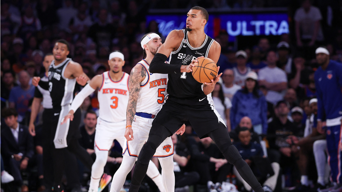 Spurs acorta distancia en la final de la NBA con Knicks