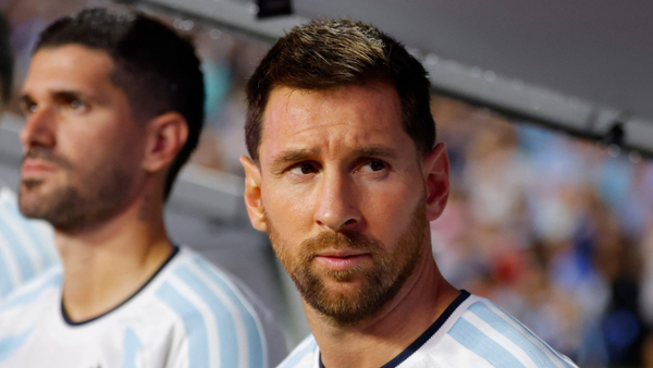 VIDEO: Un águila se robó todas las miradas en el partido amistoso de Argentina