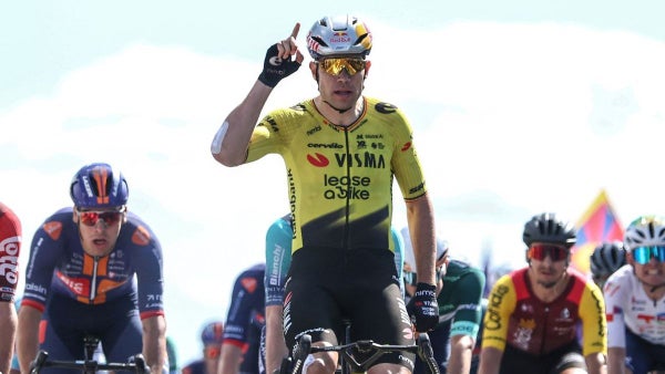 Wout Van Aert retomó el protagonismo y ganó la quinta etapa del Tour Auvergne - Ródano-Alpes