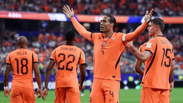 [VIDEO] van Dijk acabó con la fortaleza de Japón: golazo desde los aires