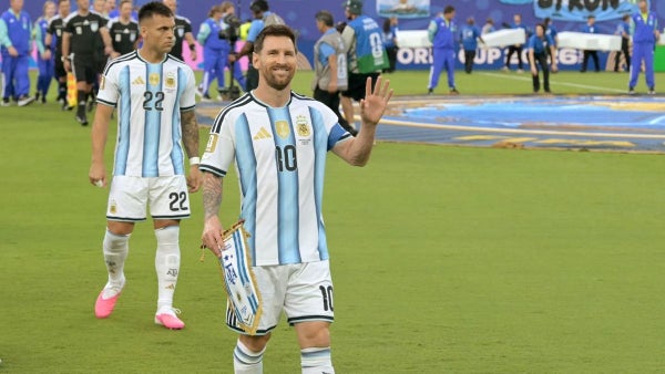 [VIDEO] Lionel Messi se quedó sin celebrar golazo: un fuera de lugar anuló todo