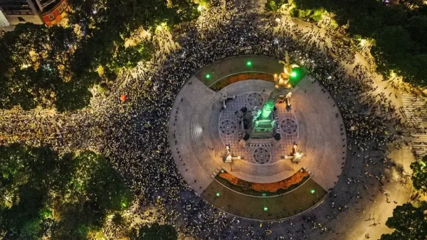 Colombia invadió el Ángel de la Independencia en Ciudad de México