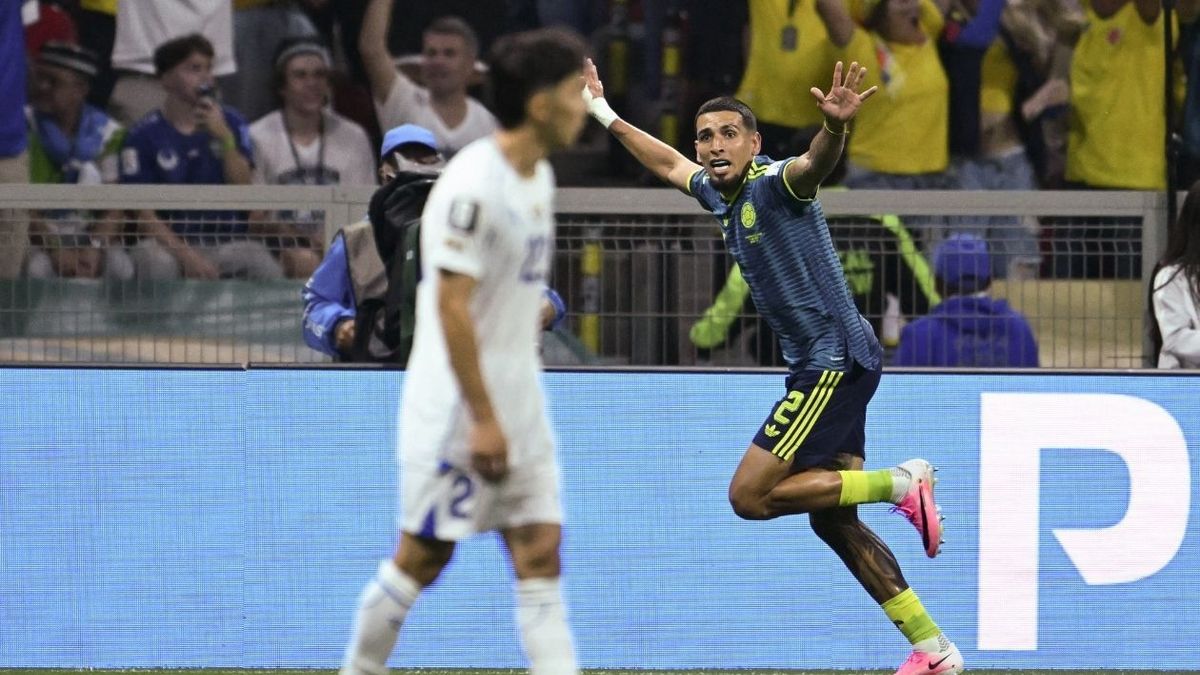 Daniel Muñoz pone a cantar a Colombia con golazo en el debut ante Uzbekistán
