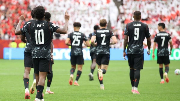 Canadá hizo historia con goleada vs Catar en un partido accidentado y de expulsiones
