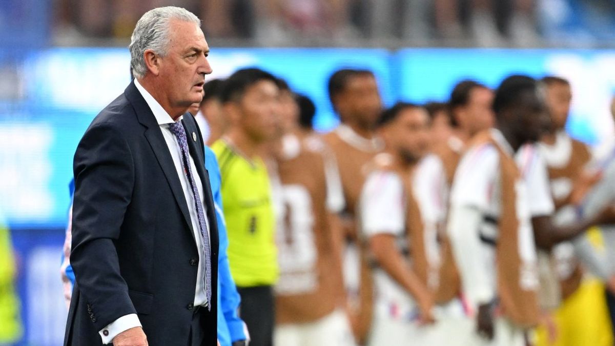 Gustavo Alfaro sembró dudas en su continuidad con Paraguay