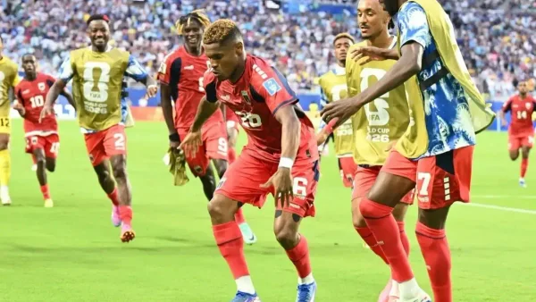 Insólito blooper de Muslera: Cabo Verde marcó con el arco vacío y silenció a Uruguay