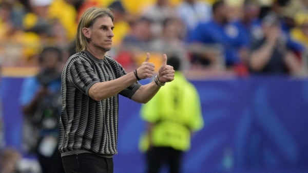 Ecuador explota contra Beccacece:
