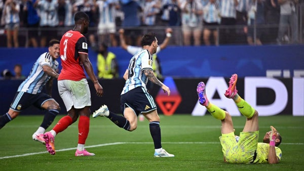 [Video] Argentina, con Messi haciendo historia, venció a Austria y avanzó a 16avos.