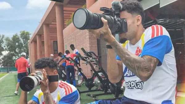 De goleador a fotógrafo: la divertida faceta de Luis Díaz que conquistó a los hinchas