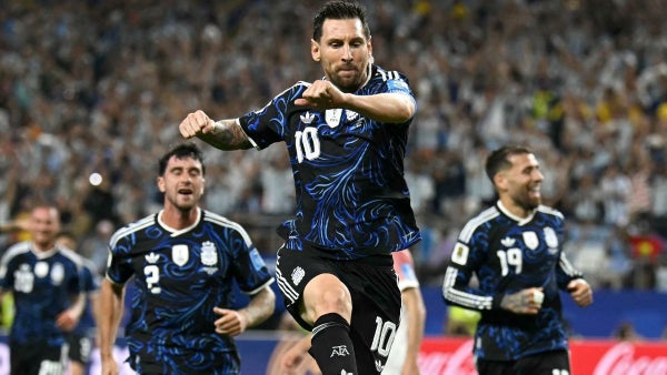 Argentina derrotó a Jordania y cerró la fase de grupos como candidata al título del Mundial