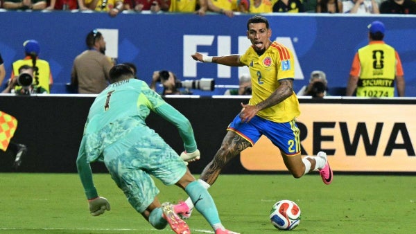 Daniel Muñoz reveló por qué fue suplente vs Portugal: ¿Hubo alguna molestia física?