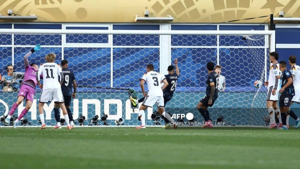 [Video] Tah anotó en Alemania vs Paraguay, pero el VAR invalidó el gol