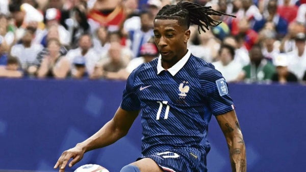 Michael Olise advierte a Bayern Múnich y tendría en la mira a su nuevo equipo