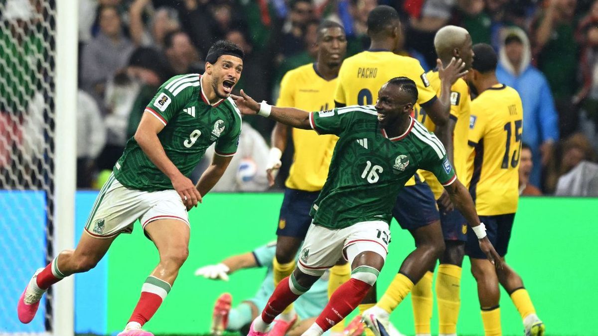 Golazo de Julián Quiñones con México en el Mundial